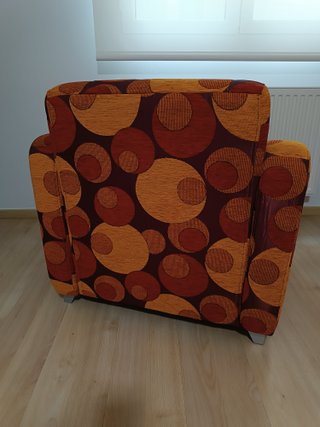 Sillón estampado tela naranja y rojo