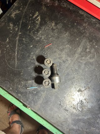 Tornillos Antirrobo Llantas Mini R56 R55