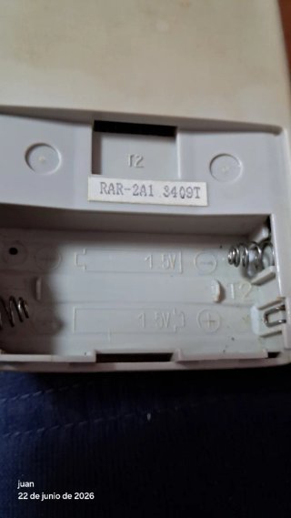 Mandos AA.CC. Hitachi RAR-2A1 + Soporte