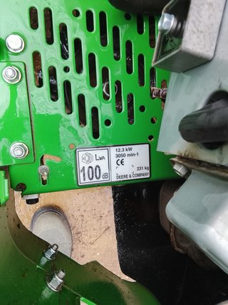 Cortacésped John Deere Z335E