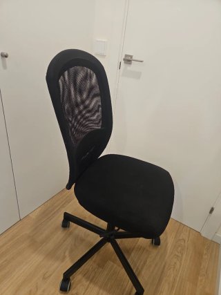 Silla de oficina con ruedas