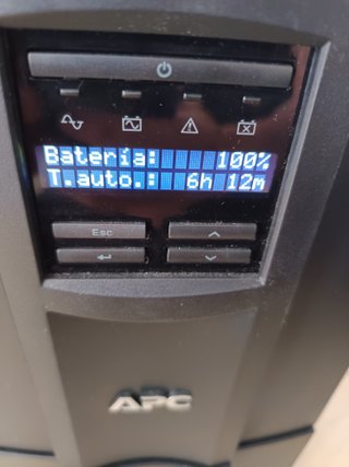 SAI UPS APC 2200i