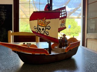 Barco Pirata Playmobil con Figuras