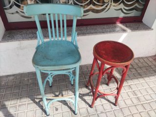 Taburetes Altos Bar Rojo y Azul