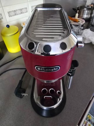 Cafetera DeLonghi EC685 R y Molinillo electrico