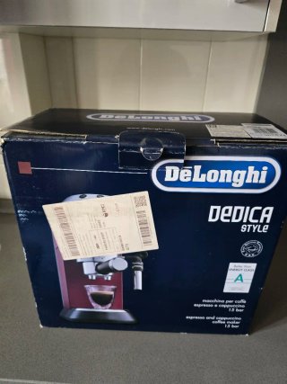 Cafetera DeLonghi EC685 R y Molinillo electrico