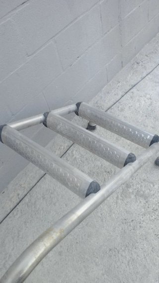 Escalera Piscina Acero Inoxidable Tiene un año