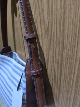 Bolso de rayas Mango