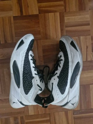 Zapatillas Baloncesto Jordan Luka 1 Negro/Blanco
