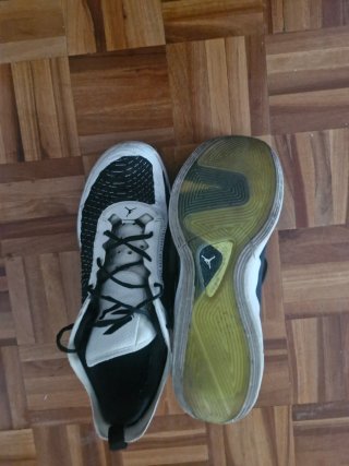 Zapatillas Baloncesto Jordan Luka 1 Negro/Blanco