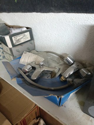 Rubinetteria monocomando per bidet, lavandino, ecc.