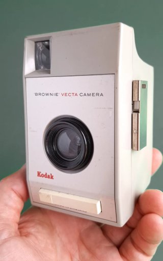 CÁMARA KODAK BROWNIE VECTA