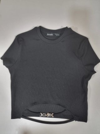 Crop top Bershka negro