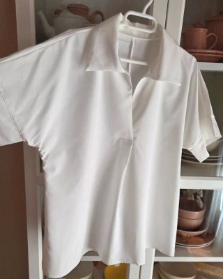 Blusa blanca manga corta talla M