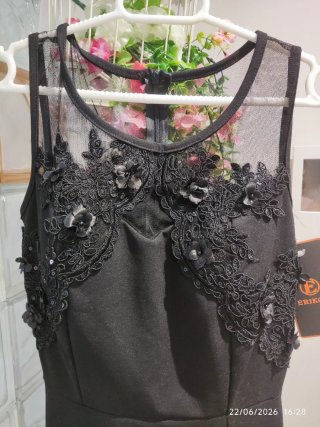 Vestido fiesta negro con encaje