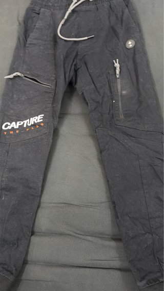 Pantalones vaqueros desgastados