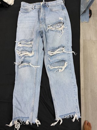 Pantalones vaqueros desgastados