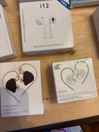 Set di 8 auricolari nuovi