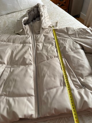Chaquetón acolchado Zara beige