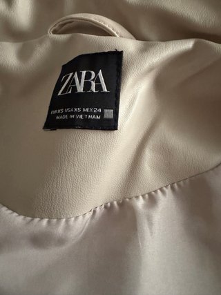 Chaquetón acolchado Zara beige