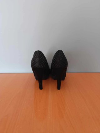 Zapatos tacón alto punta abierta negros