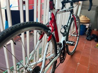 Bicicleta Gravel BH full carbono