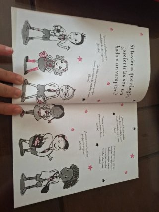 Isadora Moon va al colegio / Isadora Moon Goes ...