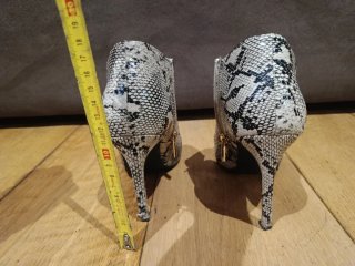 Botines tacón estampado serpiente