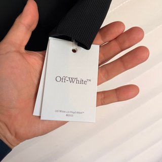 Felpa Off-White nera con cappuccio