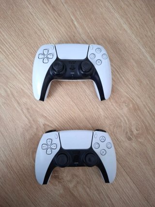 PS5 + 2 controller + supporto + 12 giochi