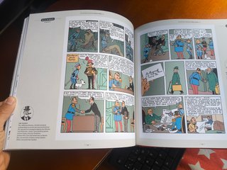 Tintin. Libro nueva colección ensayo Loto Azul