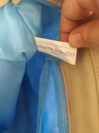 Bolso azul y beige