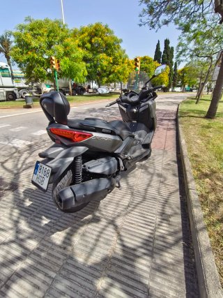 Yamaha XMAX 400 Gris