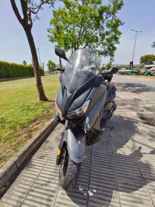 Yamaha XMAX 400 Gris