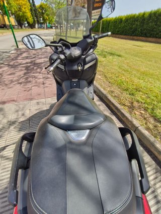 Yamaha XMAX 400 Gris
