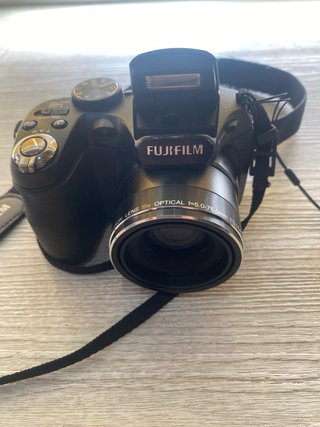 Cámara Fujifilm FinePix S1600 Negra