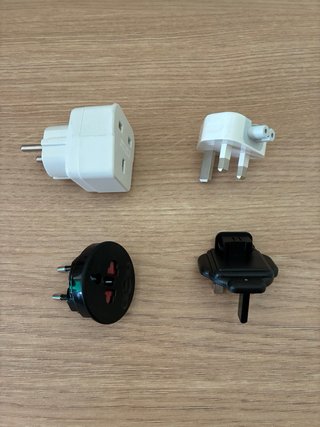 Adaptadores de enchufe universales