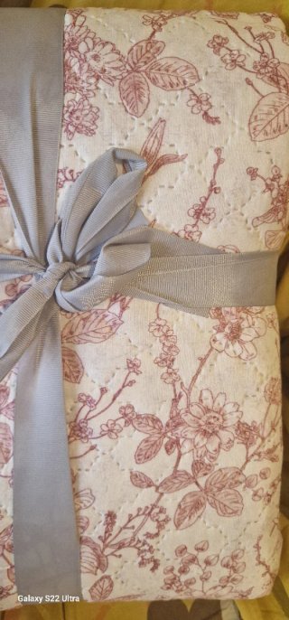 Trapuntino matrimoniale rosa e bianco Arabesque