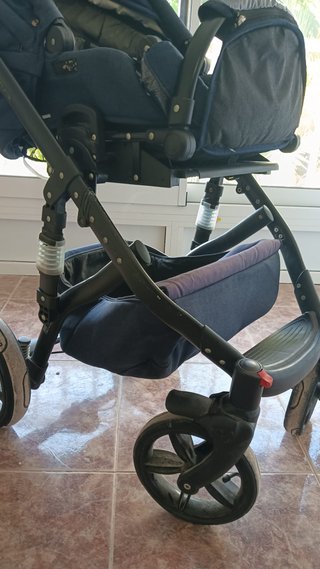 Carrito de bebé azul marino