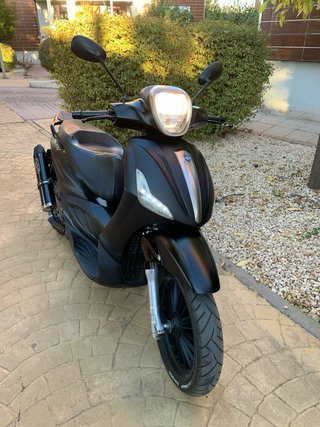 Piaggio Beverly 125cc Scooter Negro