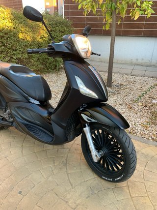 Piaggio Beverly 125cc Scooter Negro