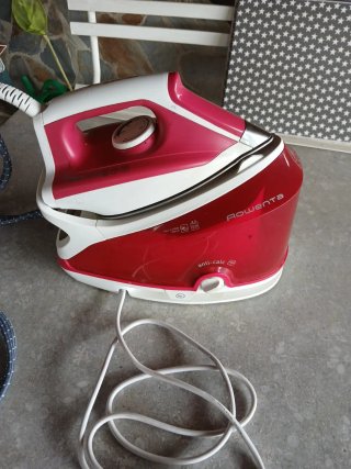 Plancha de vapor Rowenta,tiene la salida de vapor,
