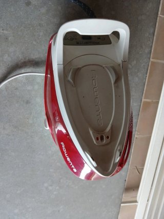Plancha de vapor Rowenta,tiene la salida de vapor,