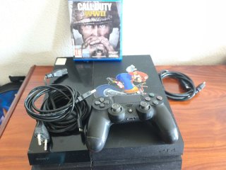 PS4 (PlayStation 4) Negra + Call of Duty WWII