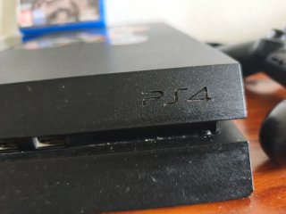 PS4 (PlayStation 4) Negra + Call of Duty WWII
