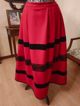 Traje Regional Negro y Rojo Talla Única