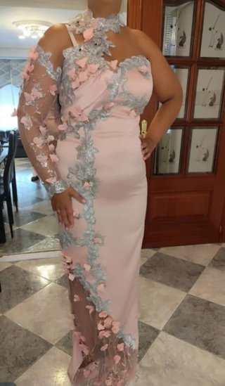 Vestido de fiesta rosa y plata