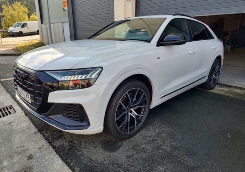 Audi Q8 2022 - foto 1