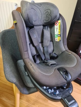 Silla de coche para bebé gris