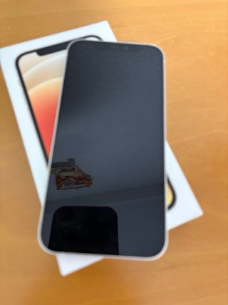 iPhone 12  Apple